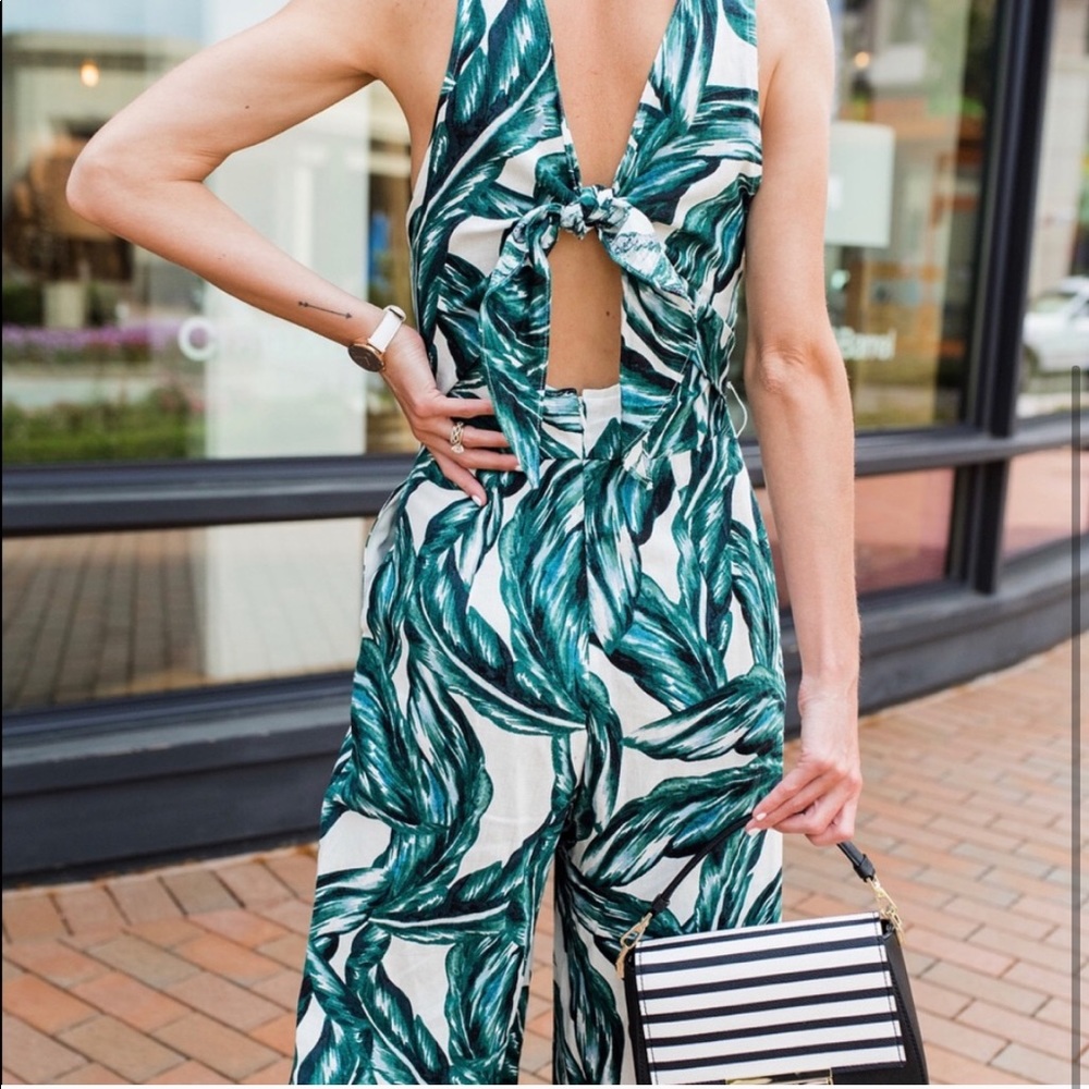 Who What Wear Palm Leaf Jumpsuit Sz XS